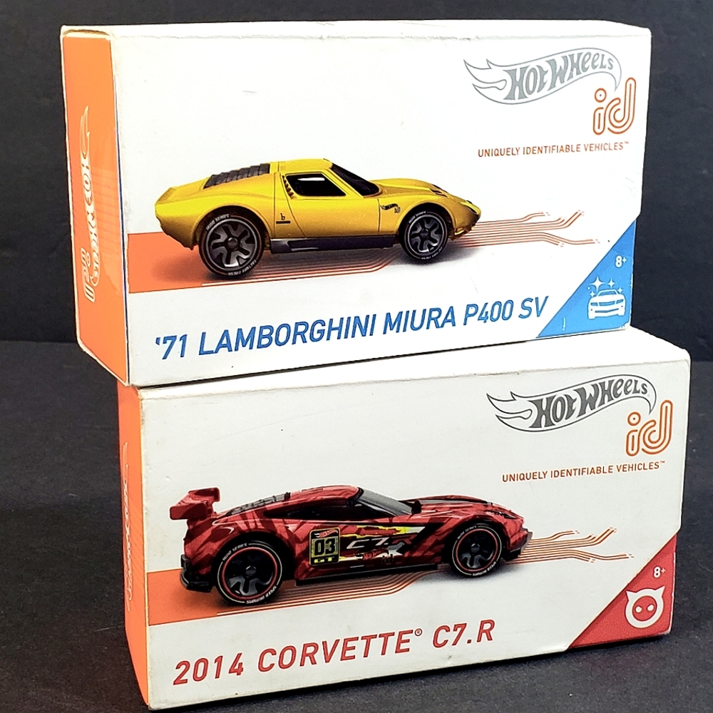 2 Hot Wheels ID Cars Mattel -'71 Lamborghini Miura P400 SV -2014 Corvette C7.R